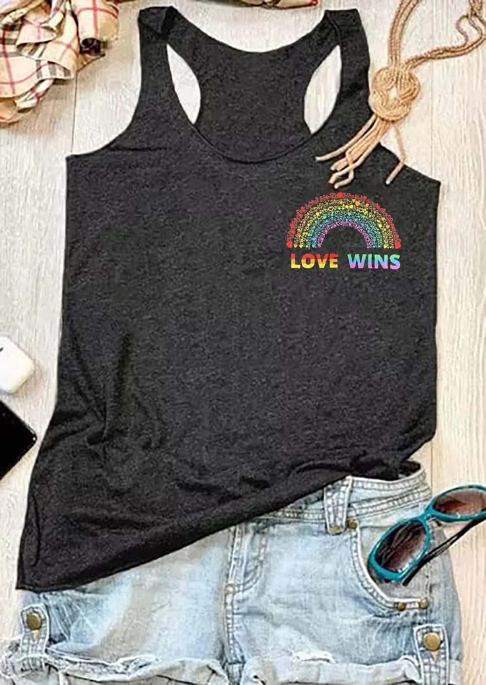 Pride LGBTQ Tank Top Women Love Heart Rainbow Flag Tshirt Lesbian Pride Top Sleeveless Graphic Vest Tee